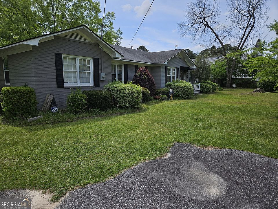 1st image of 1306 S Dogwood Dr