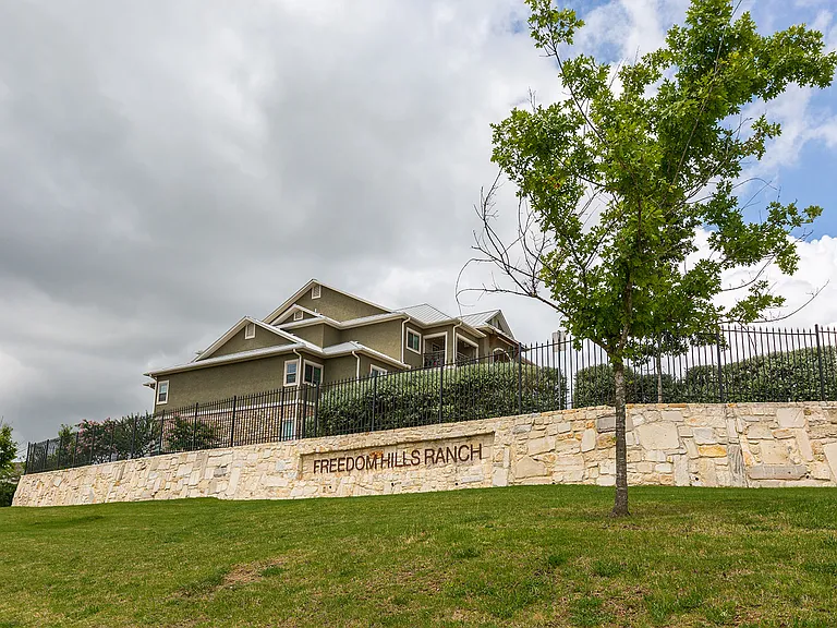 Freedom Hills Ranch Apartments — Photo 148