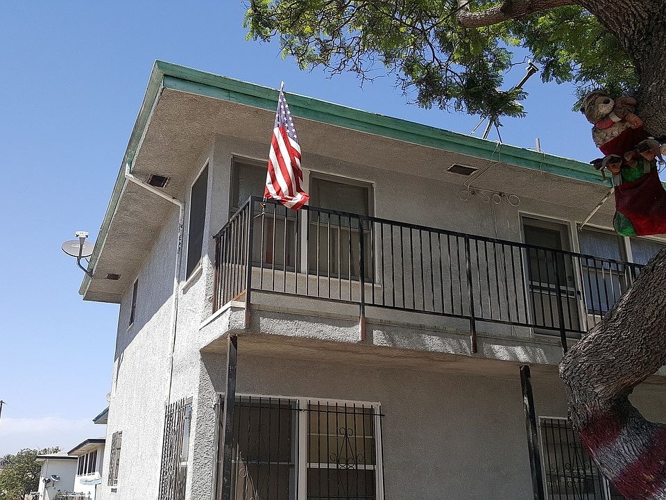 1st image of 3321 W 77th St