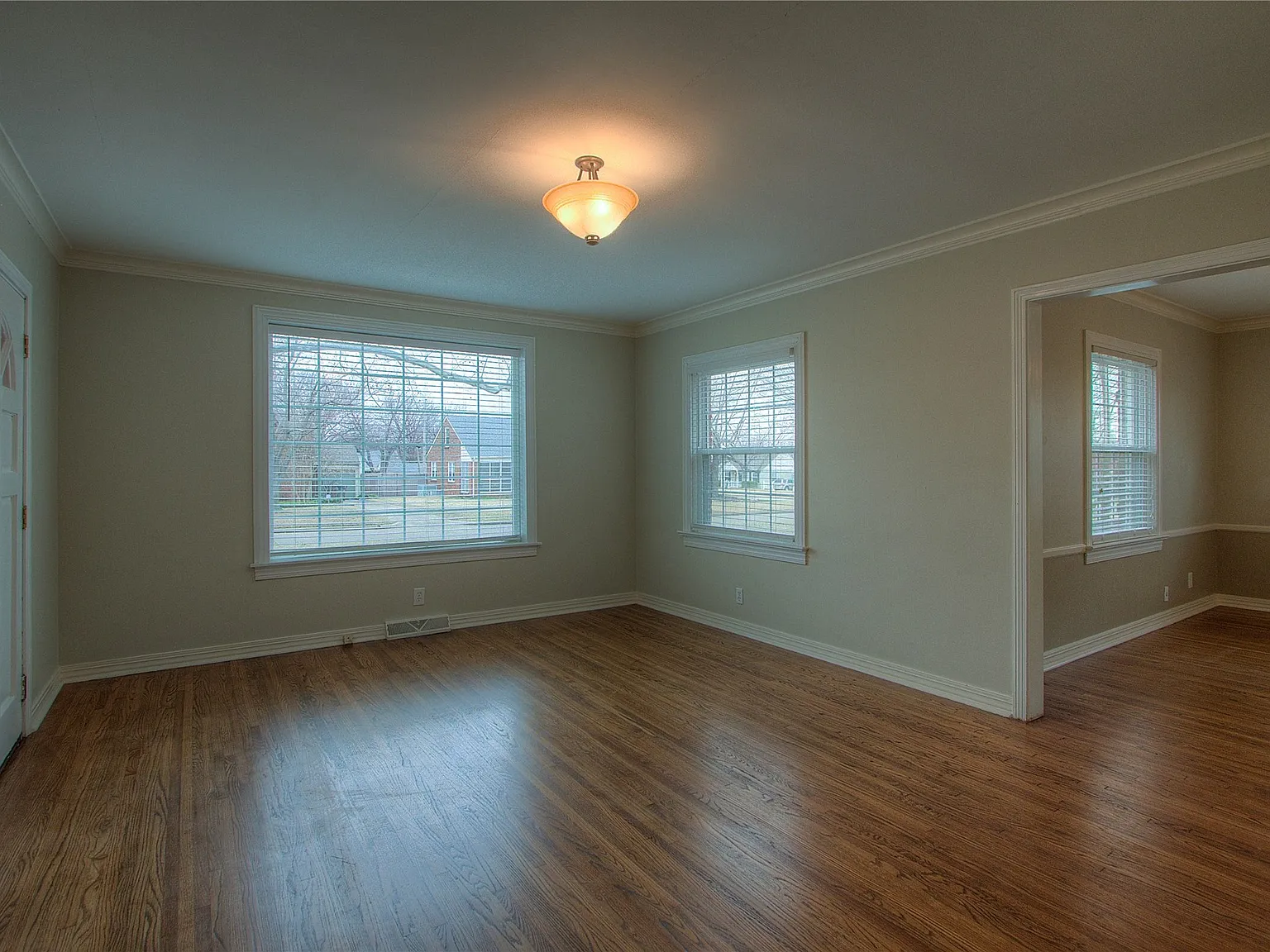 2 bed, 1.0 bath, 1284 sqft, $1,500 — Photo 4