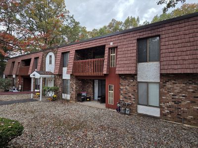 35 Woodsedge Drive APT 4C, Newington, CT, 06111