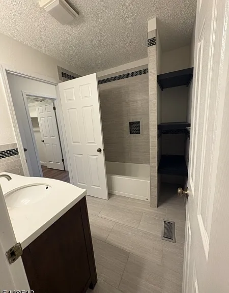 60 Heritage Ln — Photo 11