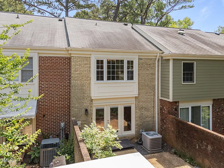 2947 Wycliff Rd — Photo 24