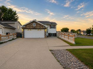 238 Pinewood Blvd, West Fargo, ND 58078