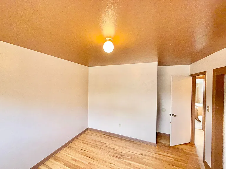 225 Elmwood Dr — Photo 11