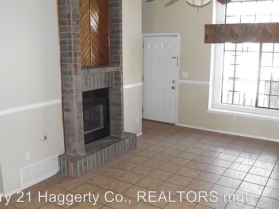 3rd image of 1553 Da Vinci St