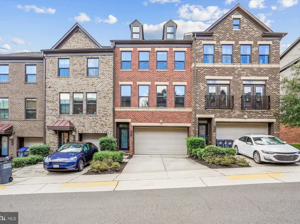 9267 Wood Violet Ct, Fairfax, VA 22031