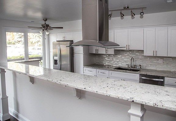 2nd image of 601 Lake Hinsdale Dr APT 105