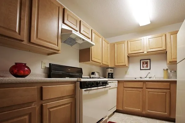 Canterbury Apartment Homes — Photo 65