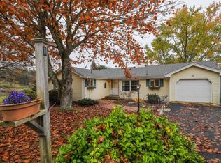 8 Factory Cove Rd, Boothbay Harbor, ME 04538