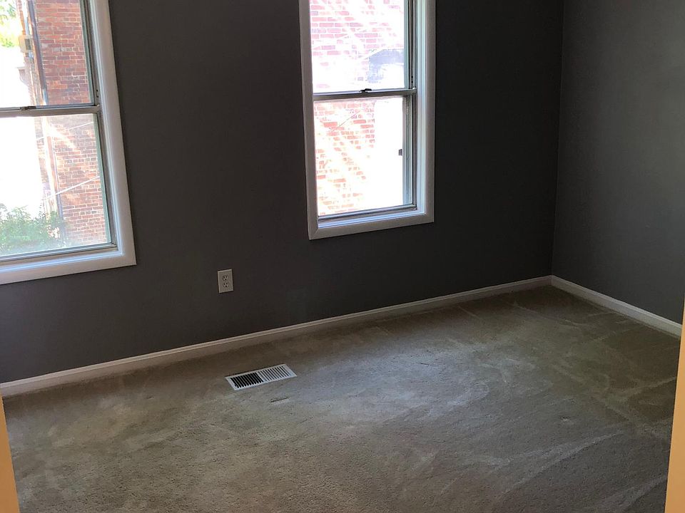 Bedroom (upper)