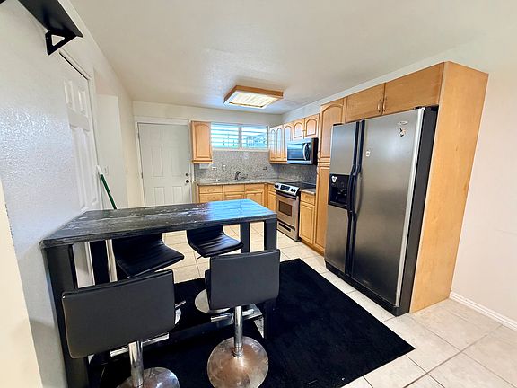 2nd image of 909 University Ave APT 107