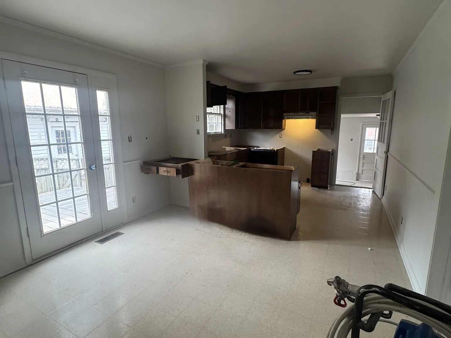 3 bed, 1.0 bath, 1400 sqft, $1,400 — Photo 4