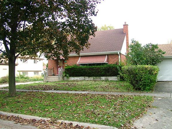 5th image of 1785 S Elm St