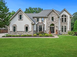 4650 Teonia Woods Dr, Rolling Meadows, IL 60008