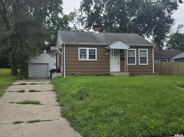 1502 State St, Pekin, IL 61554
