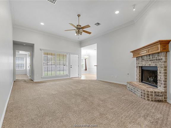 2nd image of 105 Hartford Dr