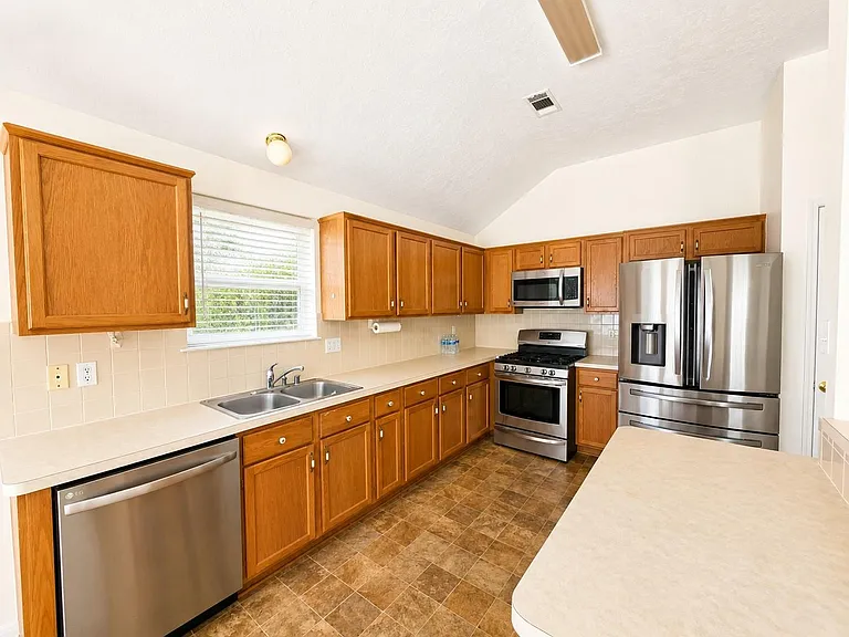 6858 Stillwater Dr — Photo 14