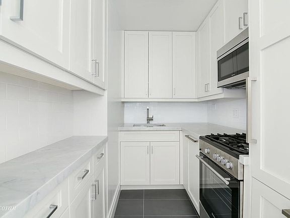 3rd image of 245 E 35th St APT 12C