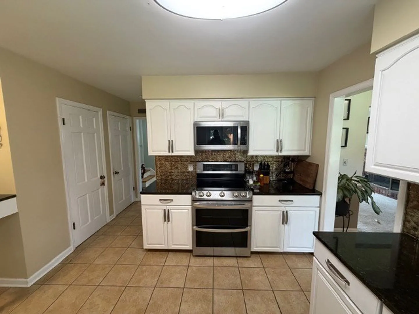 4 bed, 3.0 bath, 2310 sqft, $2,800 — Photo 3