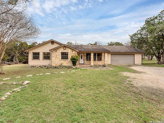 3rd image of 1848 LAKEVIEW DR