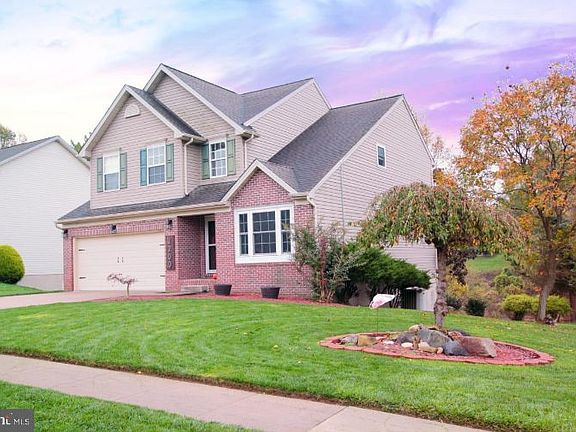 2nd image of 2200 Gelding Way