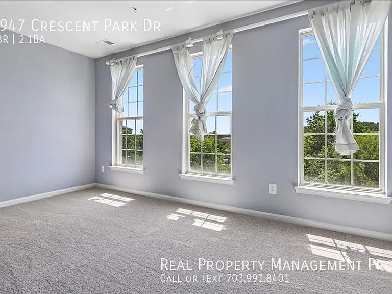7947 Crescent Park Dr — Photo 8