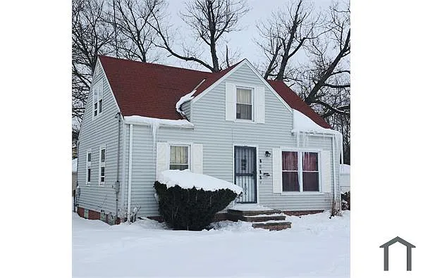 19619 Harvard Ave photo 1