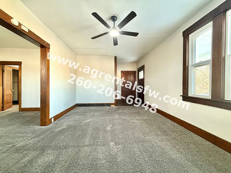 907 Lincoln Ave — Photo 3