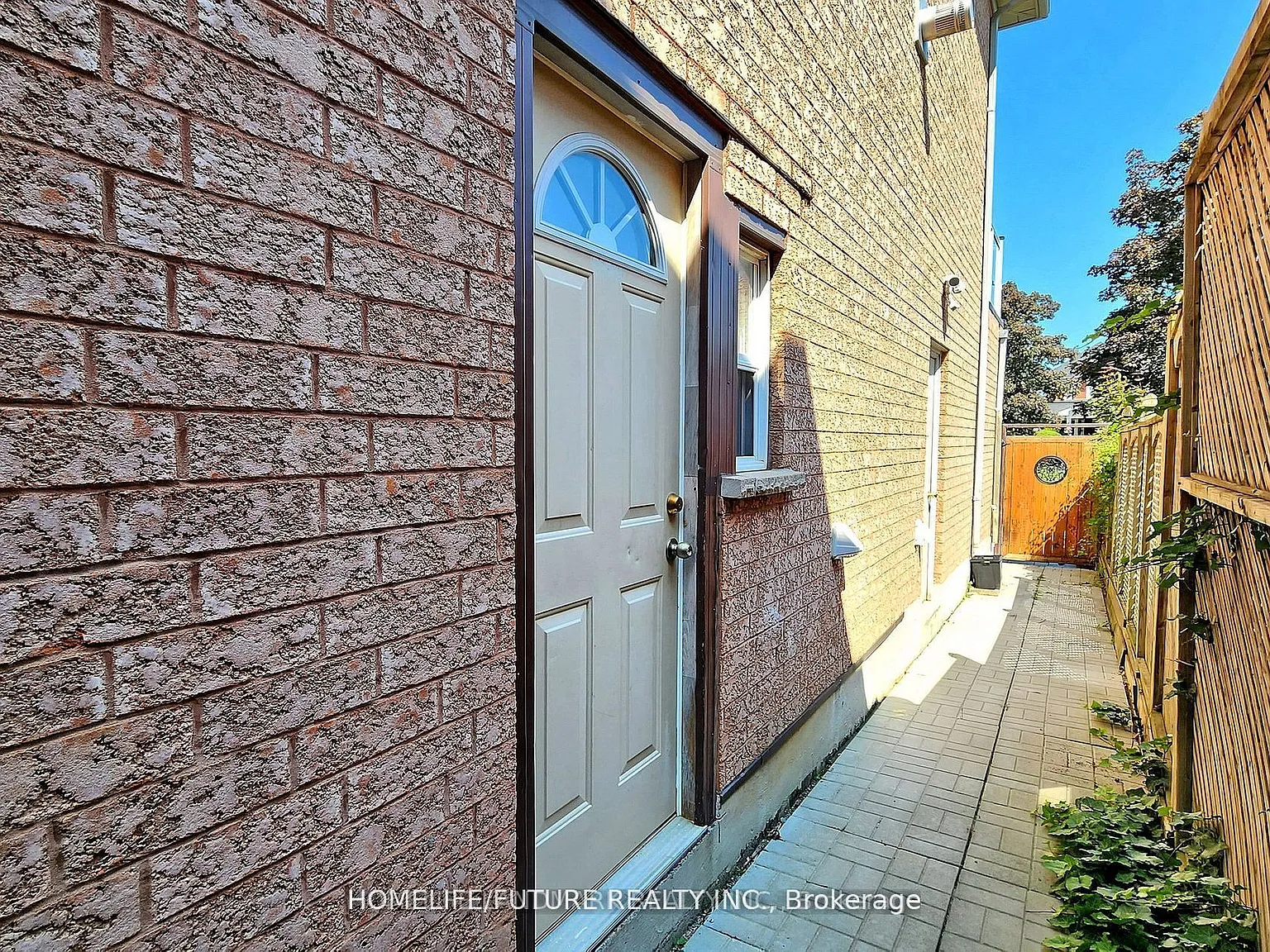2 bed, $1,650 — Photo 2