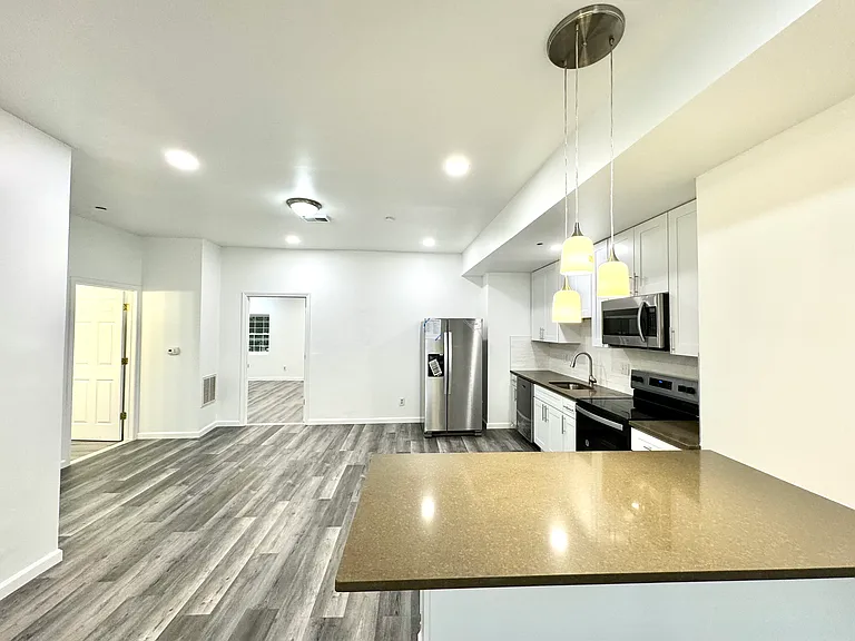 20 N 40th St #1A — Photo 5