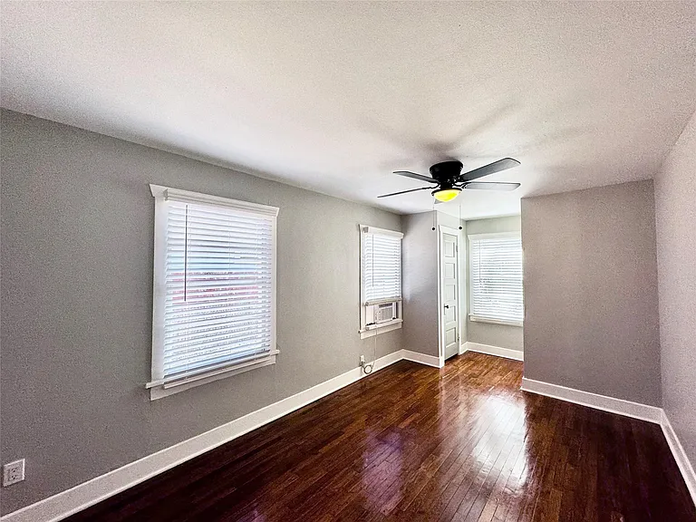 1018 Dunbar St — Photo 22