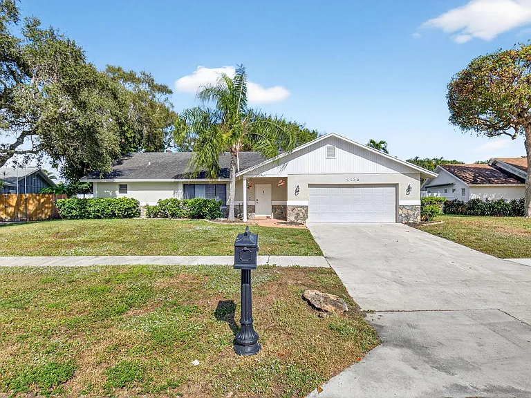 4135 Bay Laurel Way — Photo 1