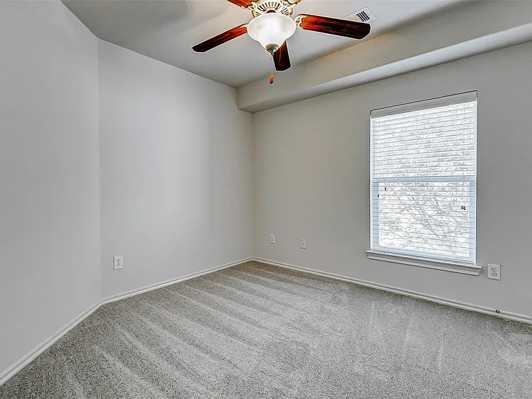 24522 Folkstone Cir — Photo 12