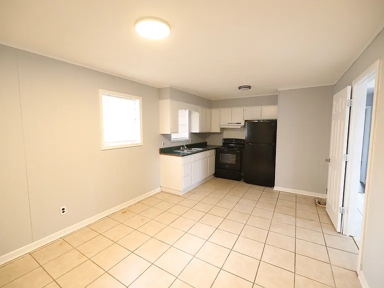 223 Industrial Way — Photo 5