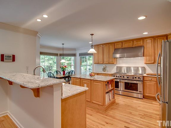 3rd image of 2221 Mandy Ln