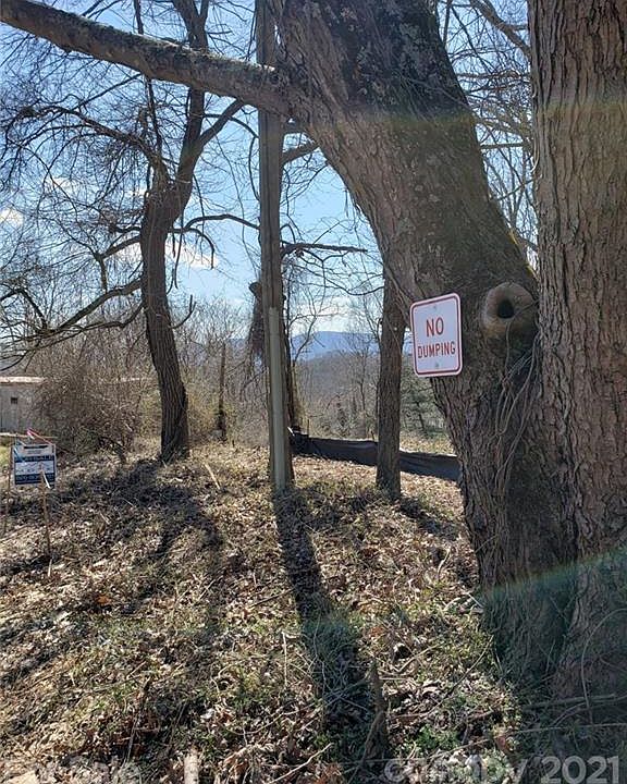 2nd image of 636 Deaverview Rd