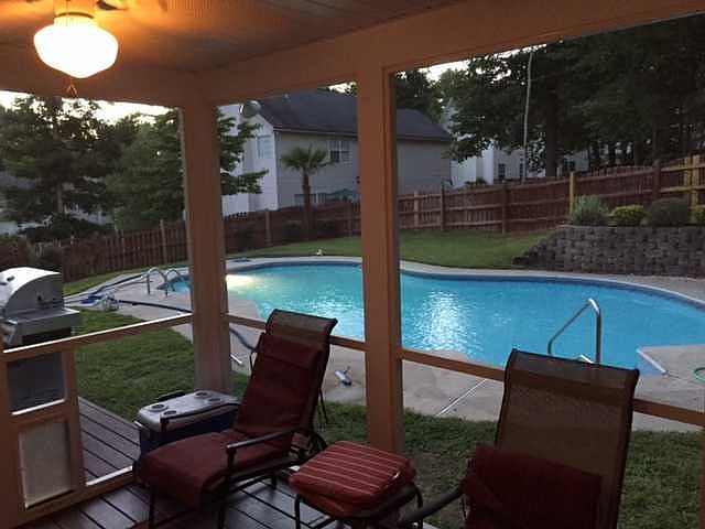 2nd image of 9 Groves Wood Pl