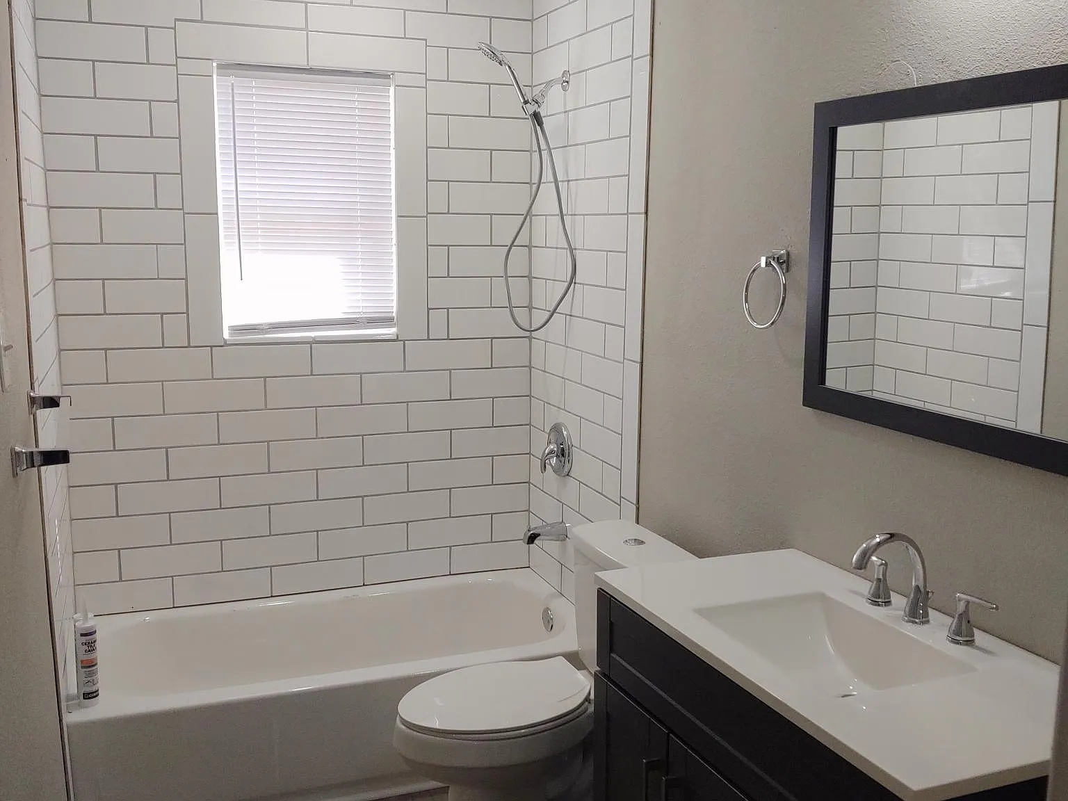 1 bed, 800 sqft, $1,090 — Photo 2