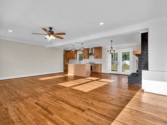 3rd image of 297 Peteet St
