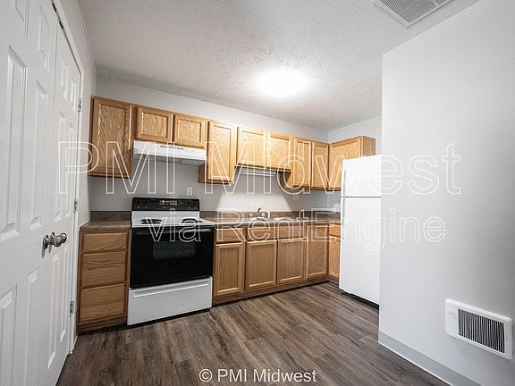 5th image of 1702 W Michigan St #7