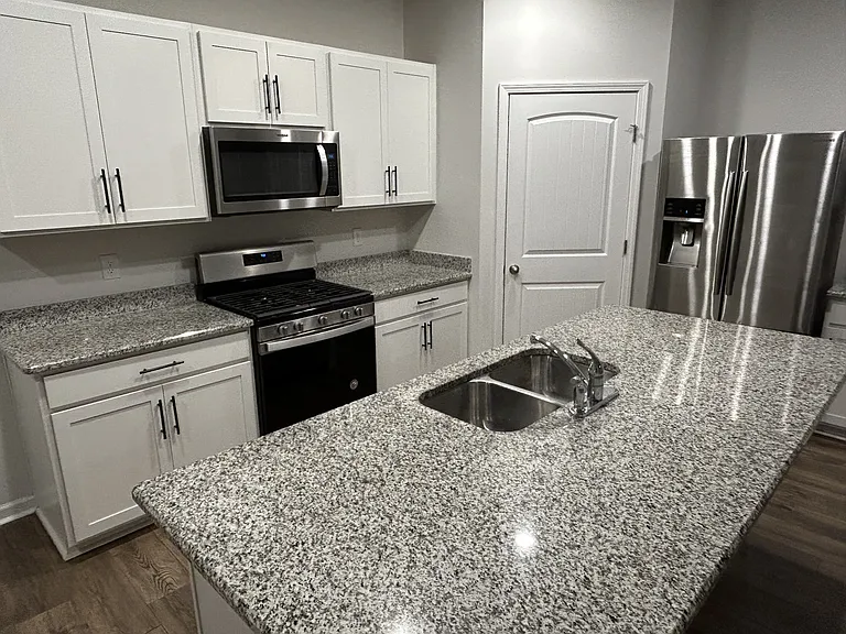 1064 Pepper Stone Dr — Photo 2
