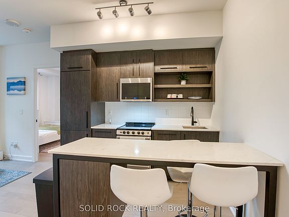 5th image of 560 Rideau St #306