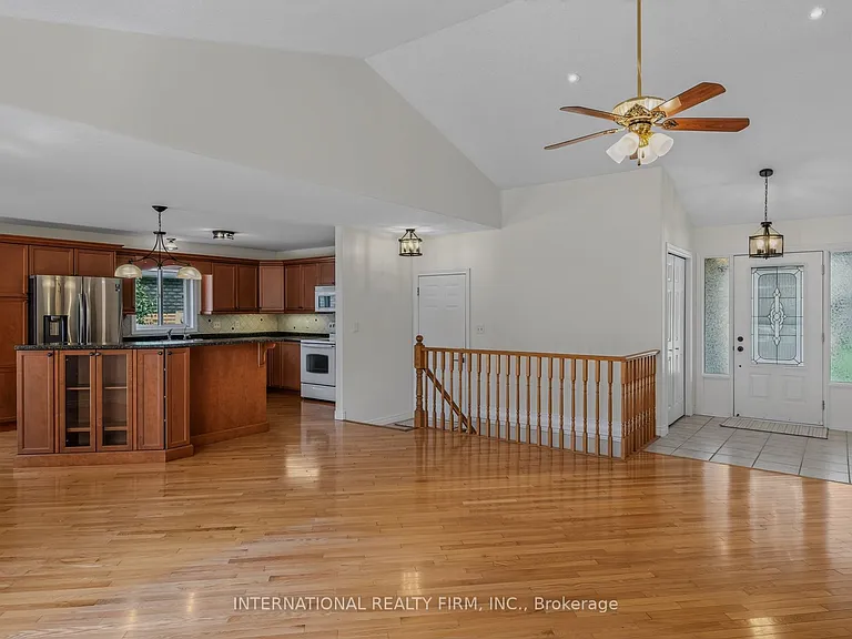 18 Sea Breeze Dr — Photo 12