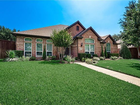 3rd image of 268 Black Oak Cir