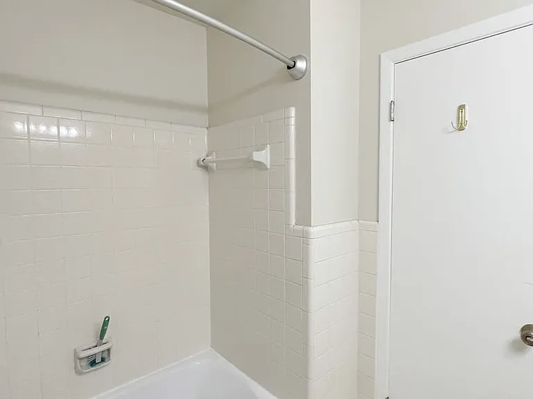 606 Camborne Ave NE — Photo 12