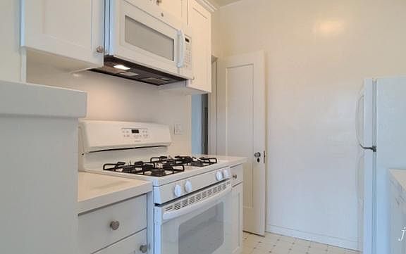 5th image of 180 4th Ave APT 8