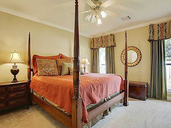 5th image of 86 Pinehurst Dr