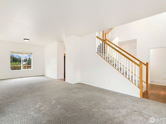 4th image of 7123 33rd Avenue NE