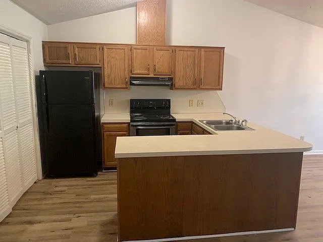 122 W Victoria Ct — Photo 5